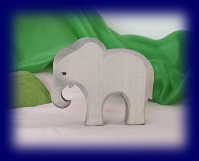 オストハイマー 小象 鼻を丸くしている Elephant small eating ostheimer 木製 人形 雑貨
